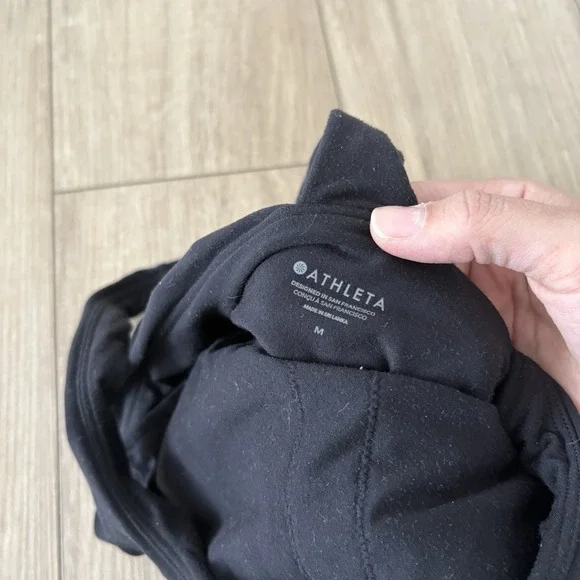 Athleta Activewear Tank Top With Built In Bra For Women Size Medium Racerback - Picture 3 of 7